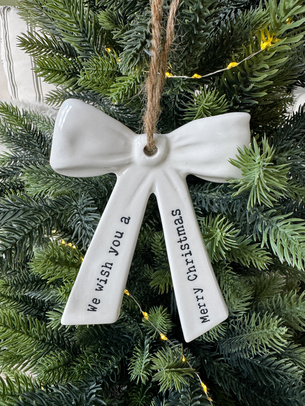 Ceramic bow hanger