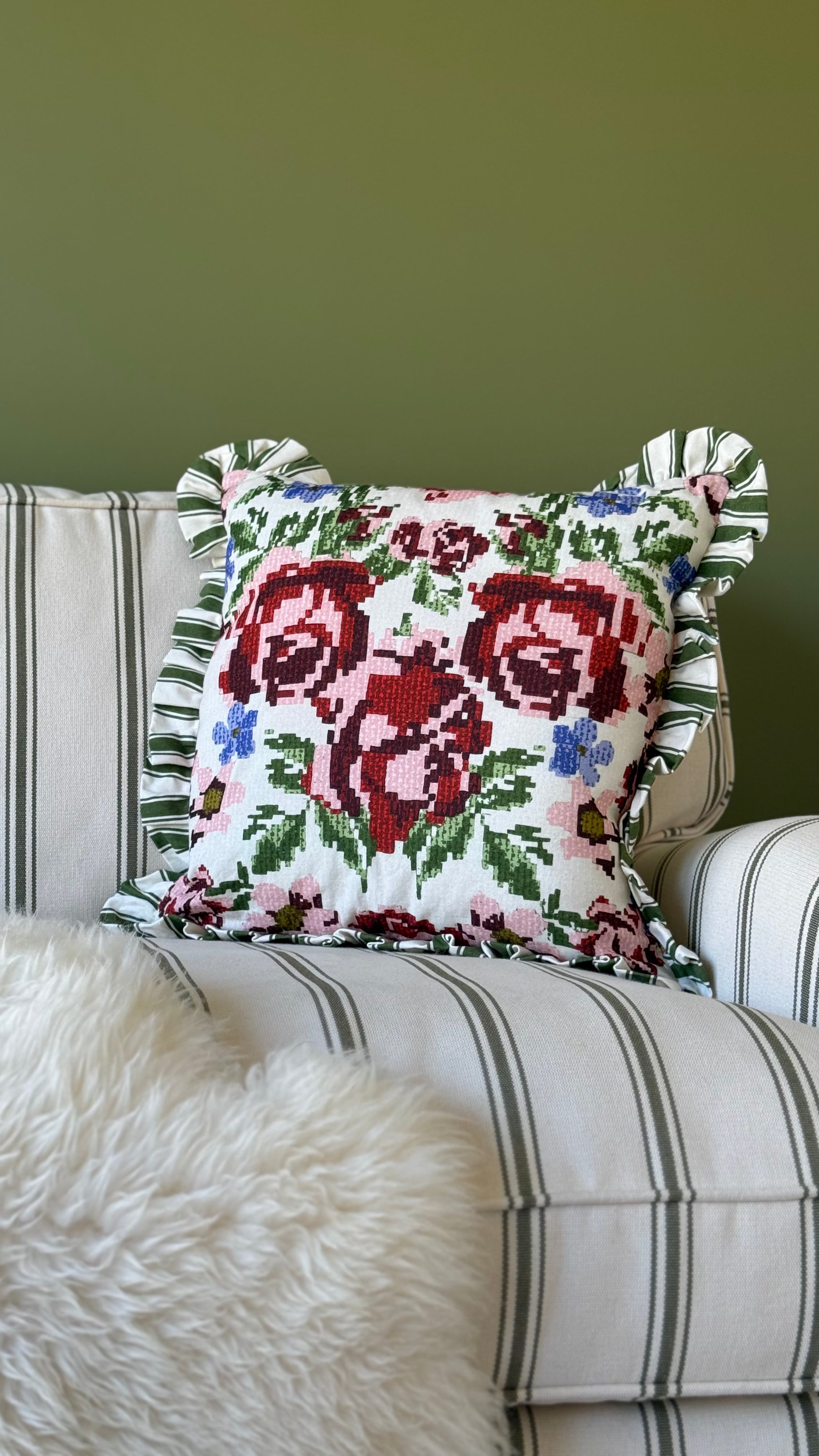 Feeoni ruffled vintage floral cushion
