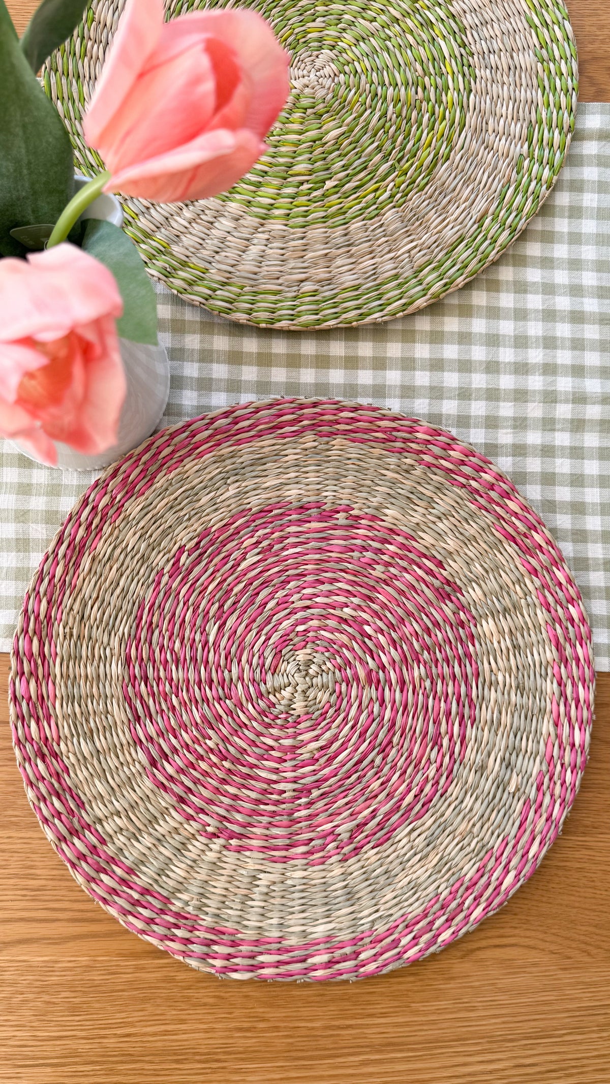 Round seagrass placemats