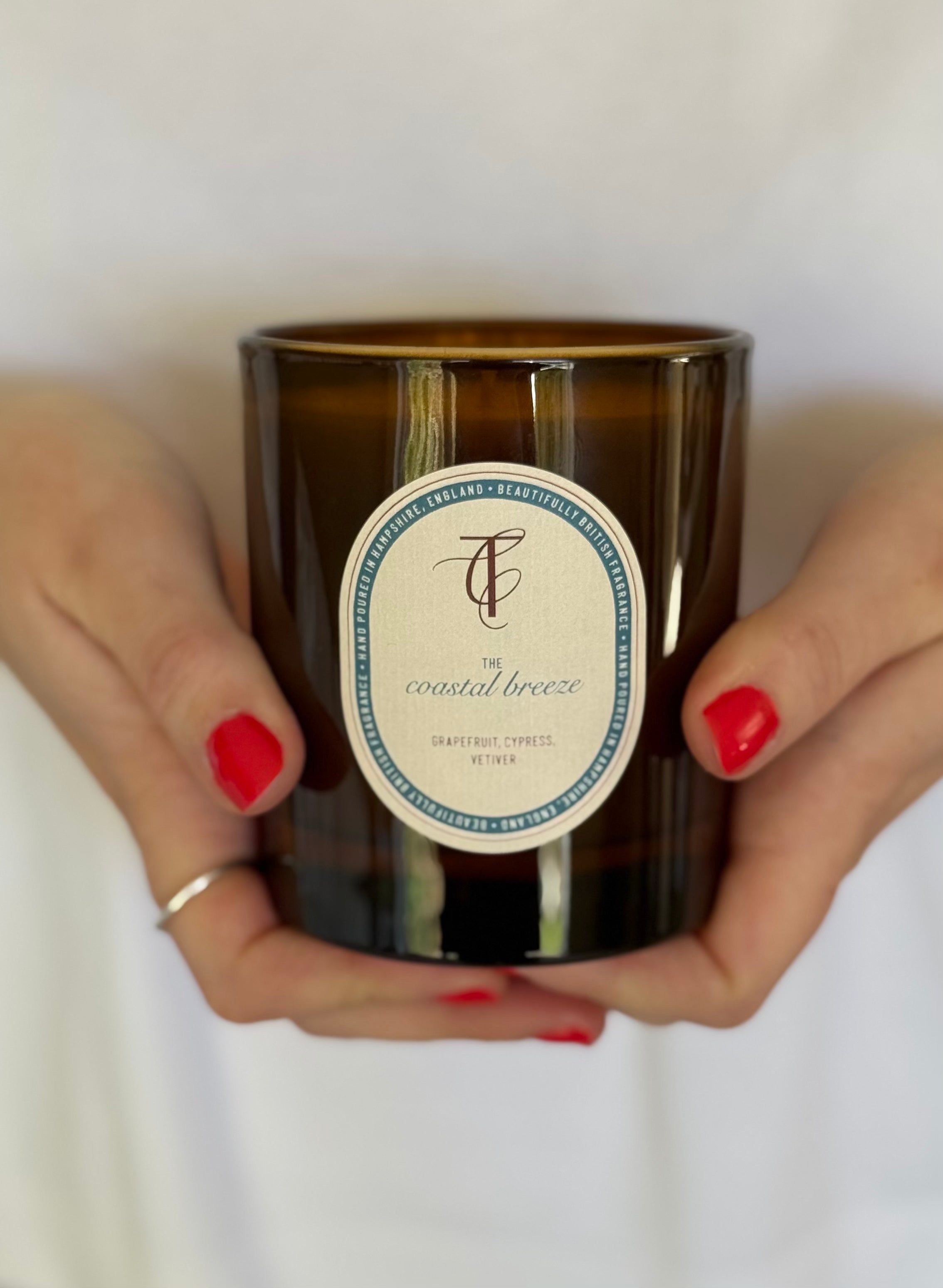 Amber glass soy wax candle - coastal breeze