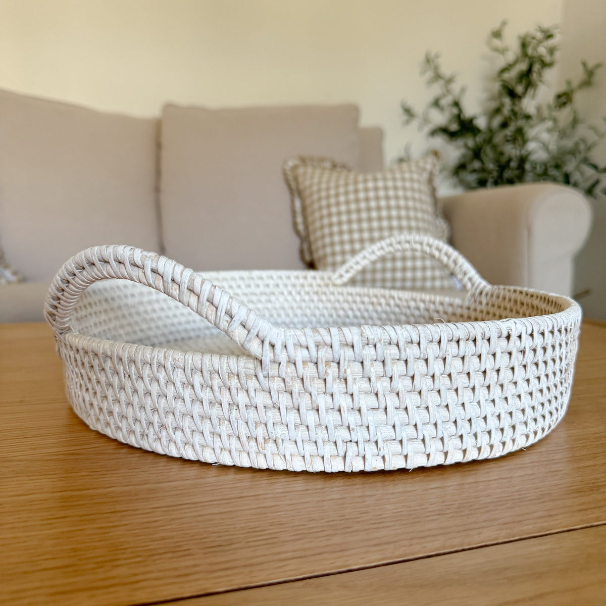 Whitewash rattan tray with handles