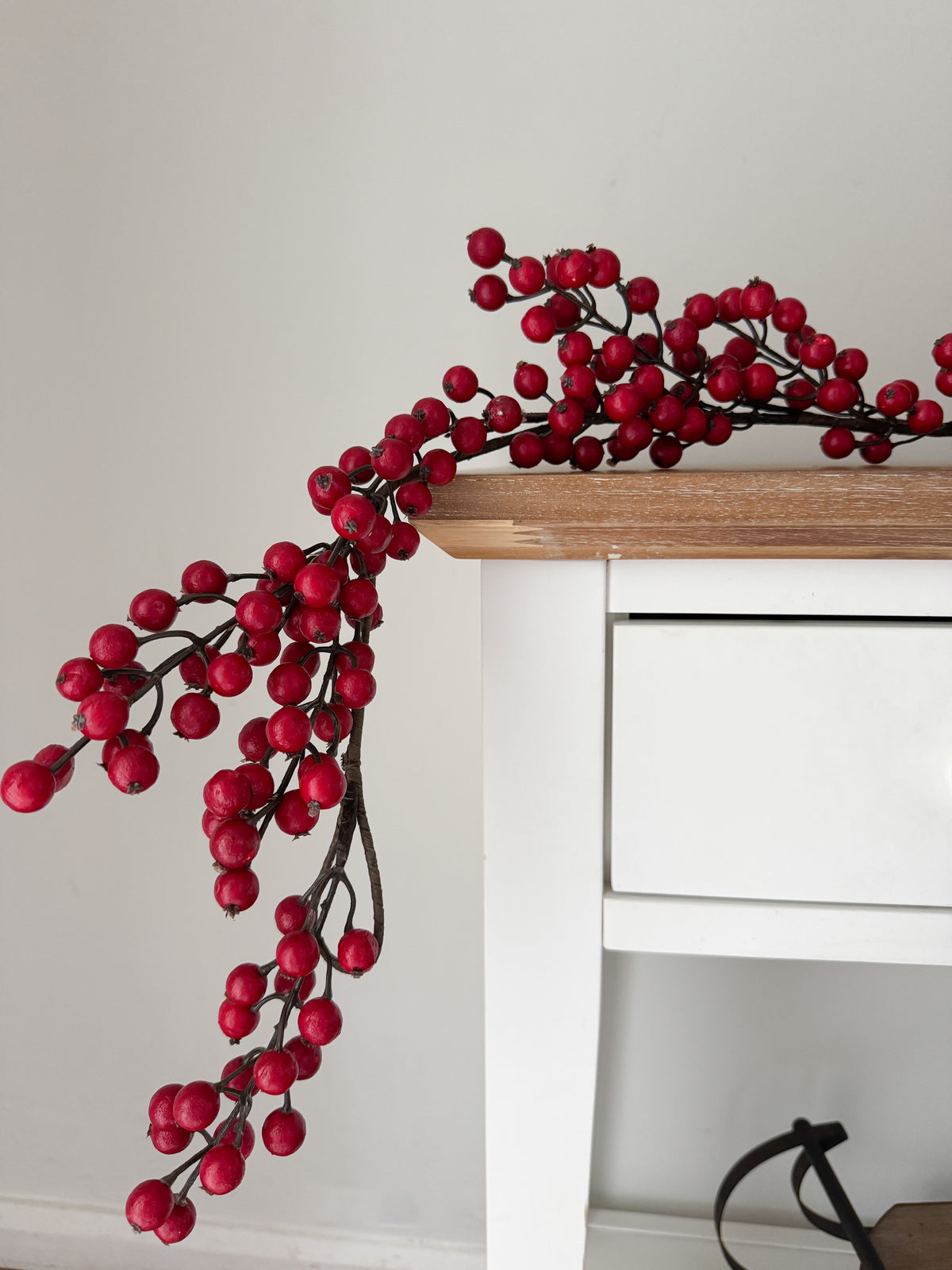 Winter berry garland