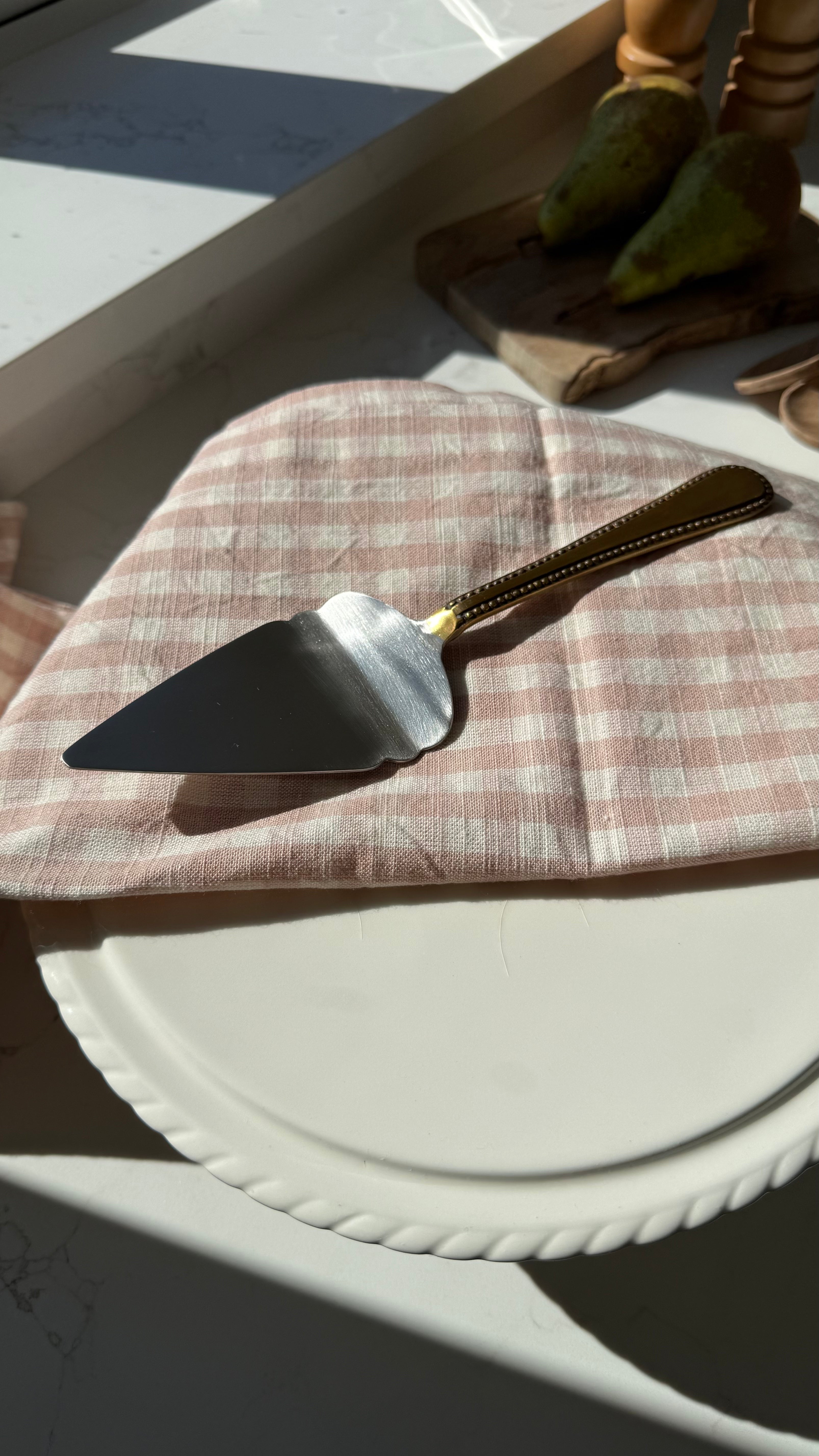 Antique brass cake slice