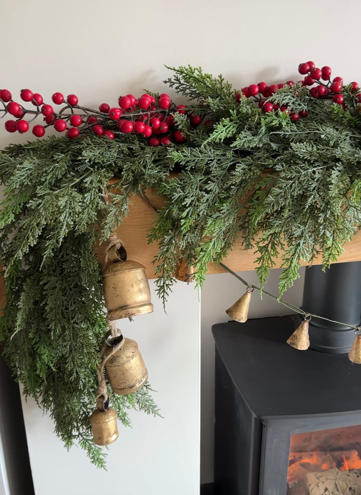 Winter berry garland