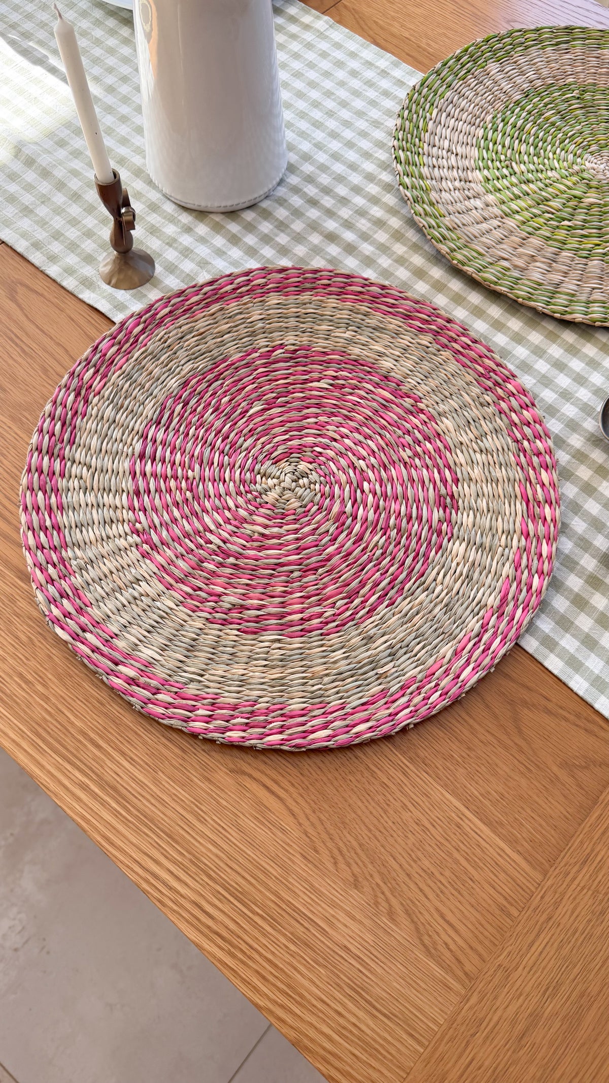 Round seagrass placemats