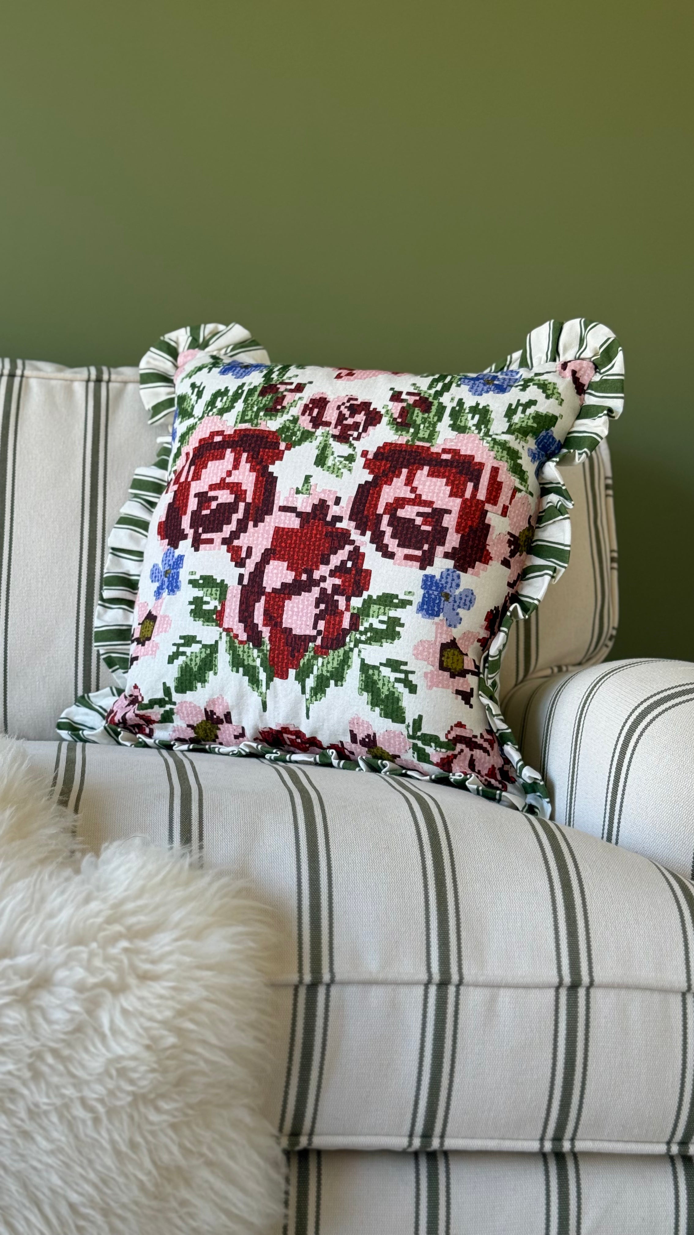 Feeoni ruffled vintage floral cushion