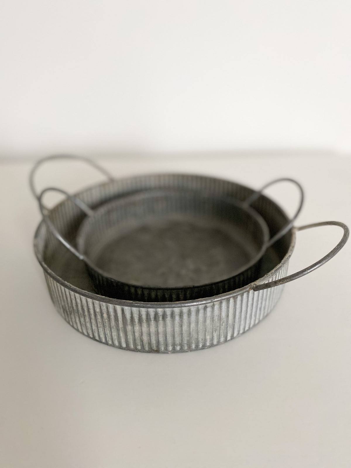 Set of 2 rustic zinc trays