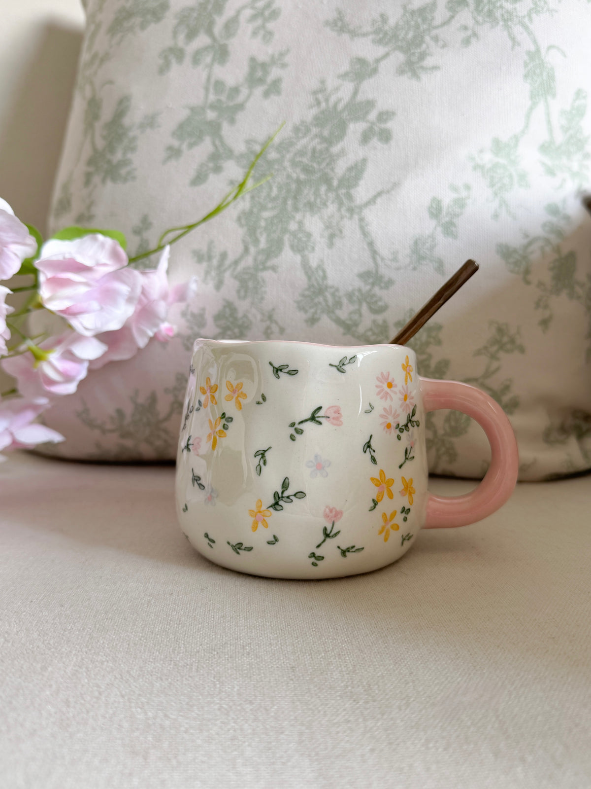 Ditsy floral mug
