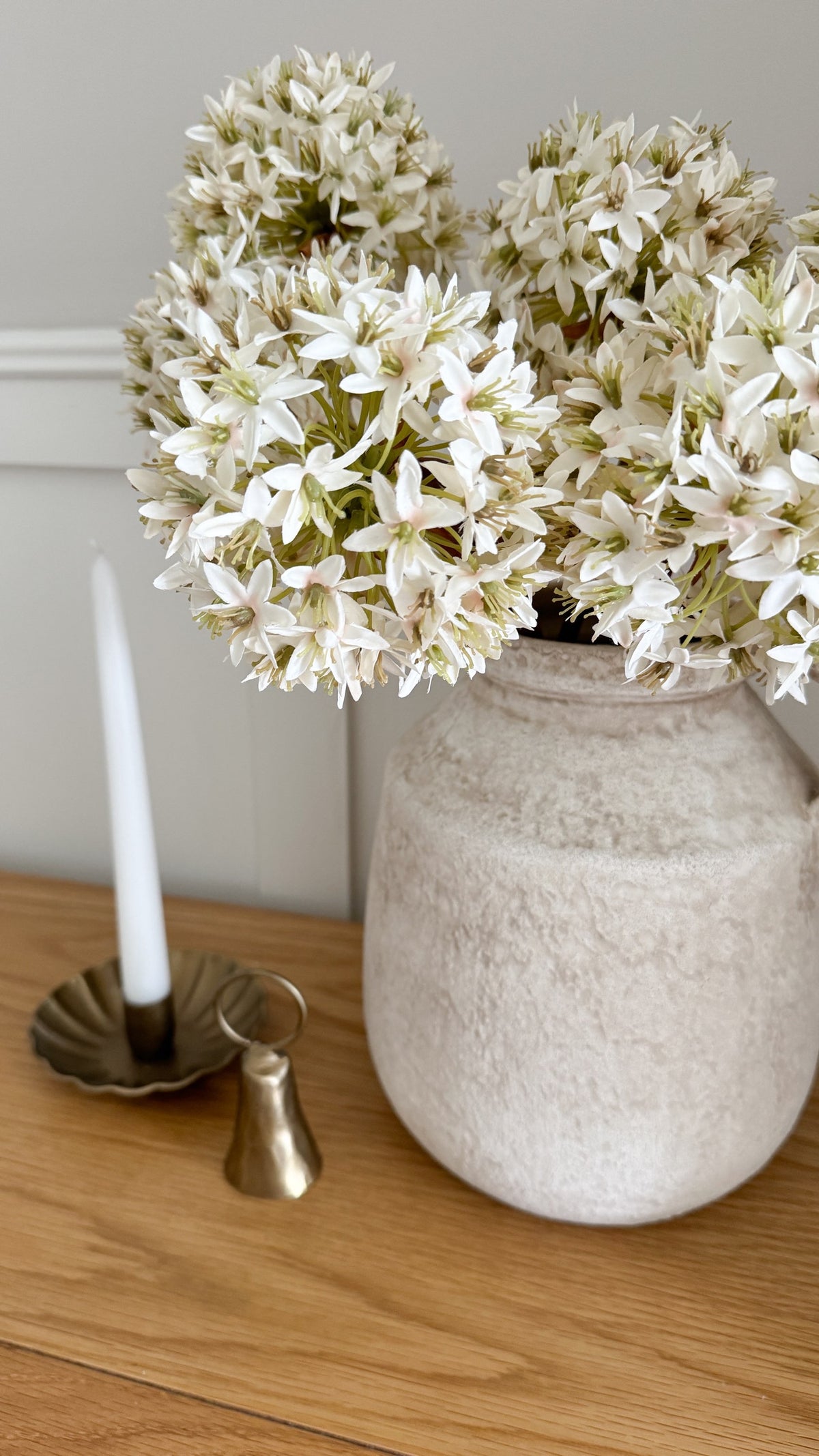 Cream Viburnum stem