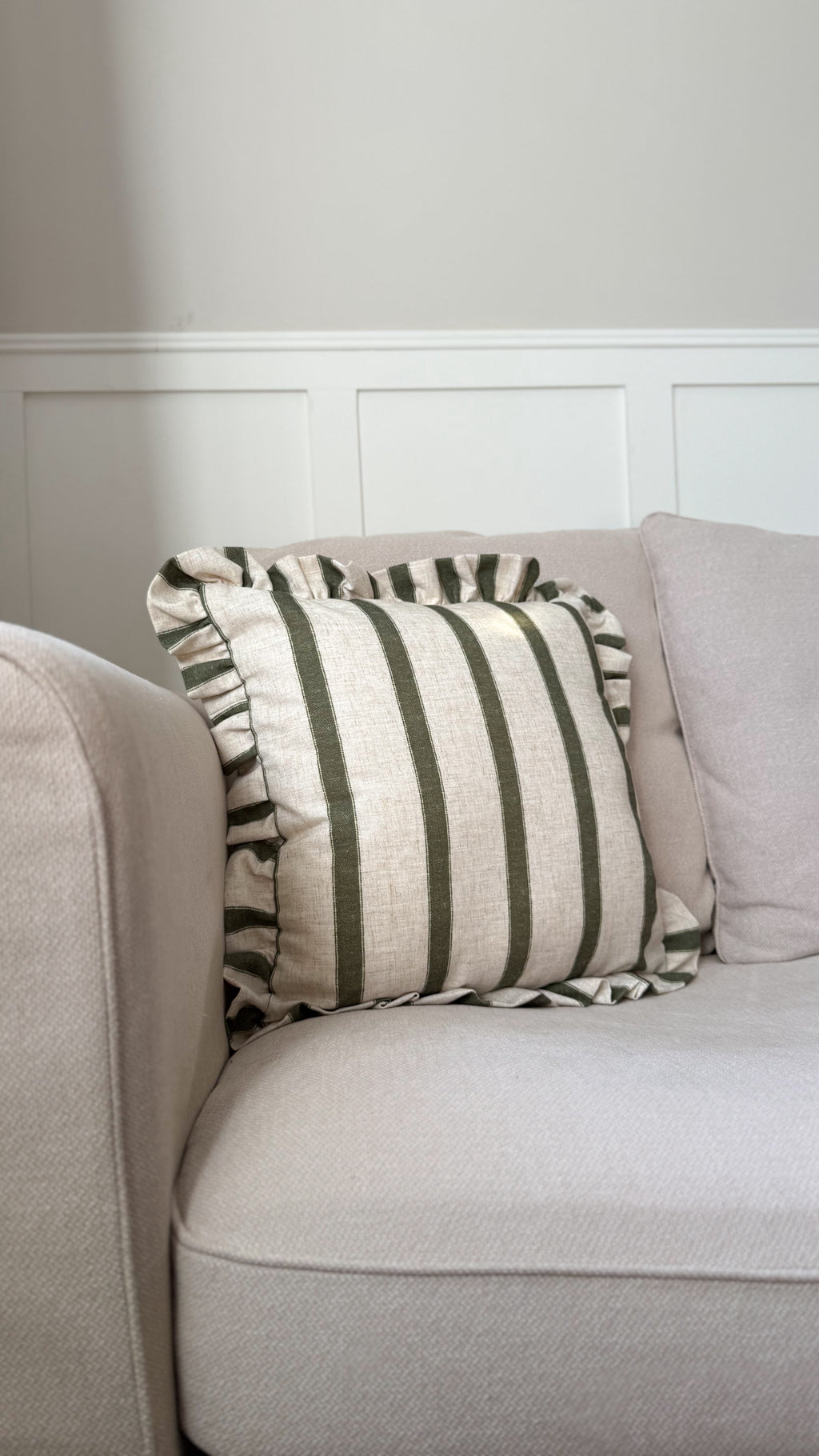 Connie square striped ruffle cushion green