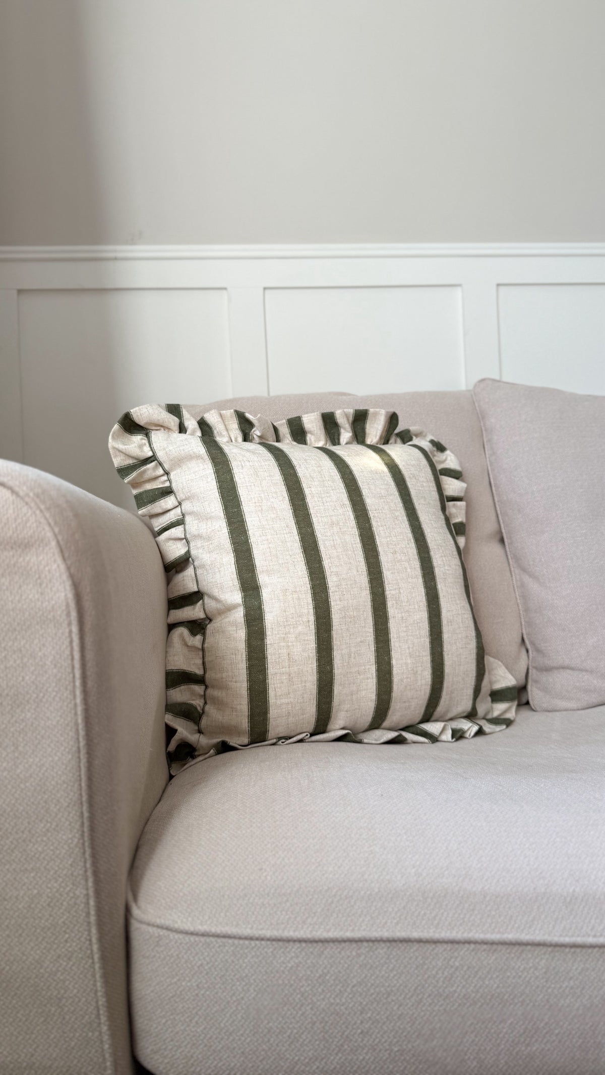 Connie square striped ruffle cushion green