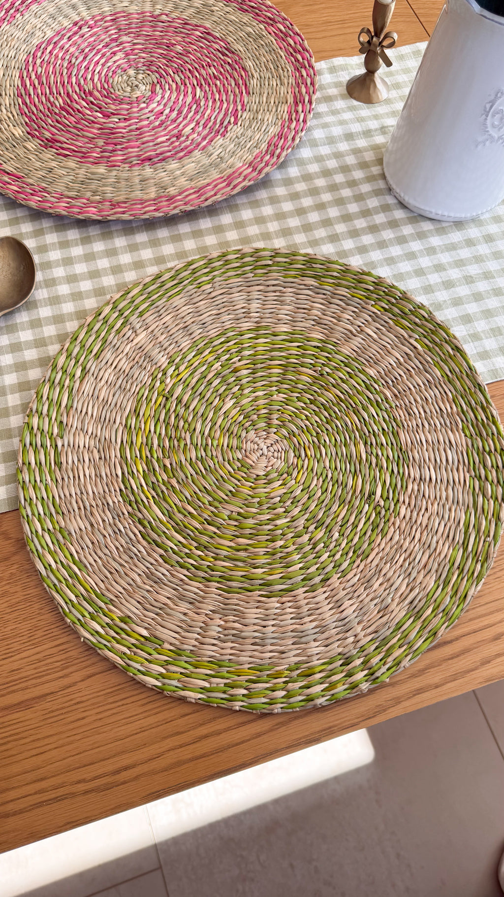 Round seagrass placemats
