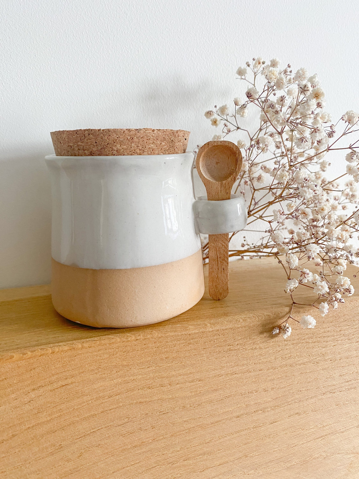 Dahee pot and spoon