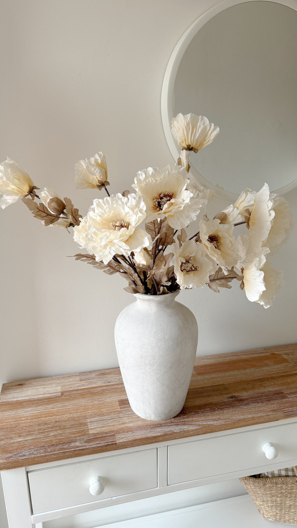 Neutral poppy stem