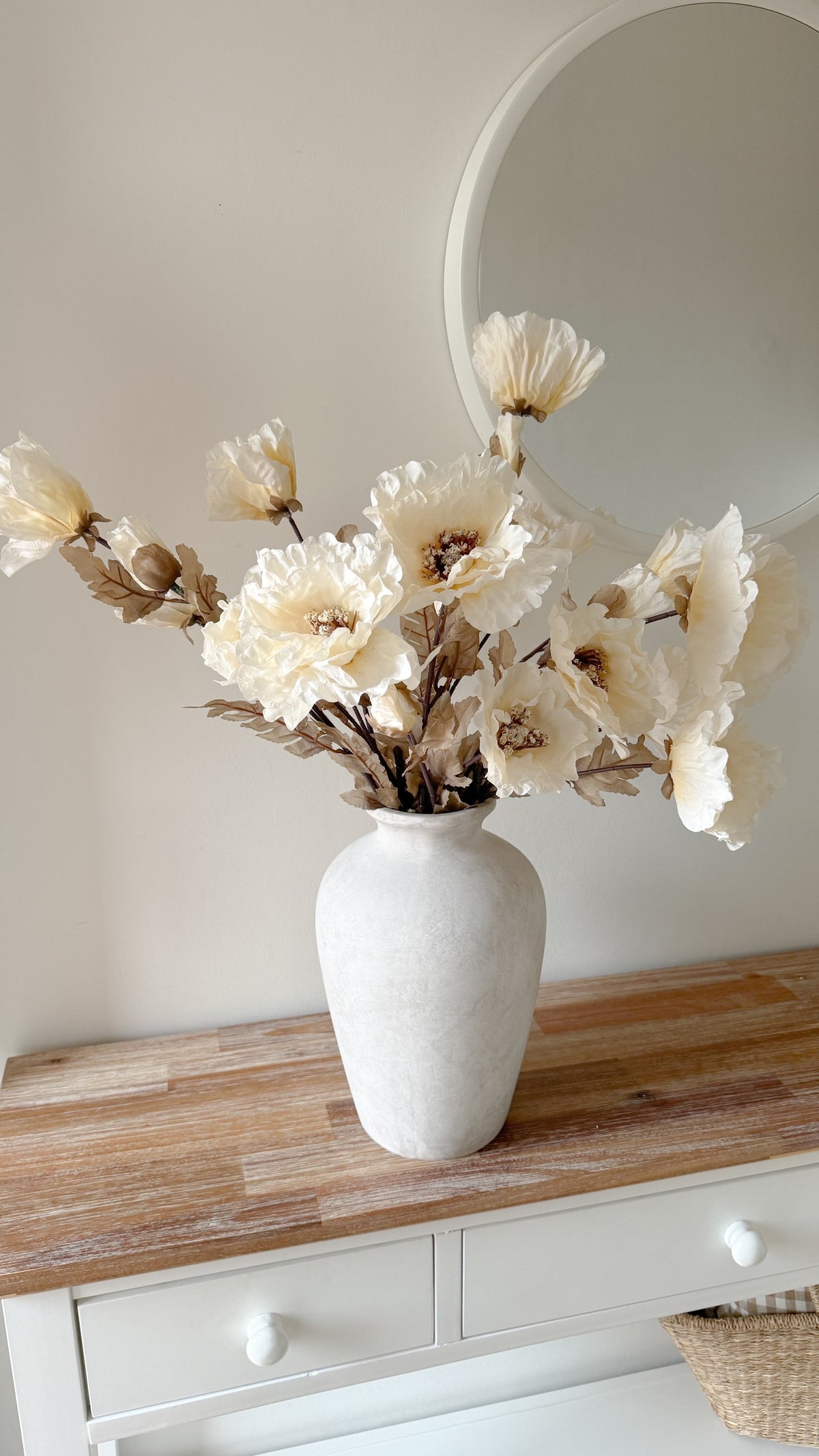 Neutral poppy stem