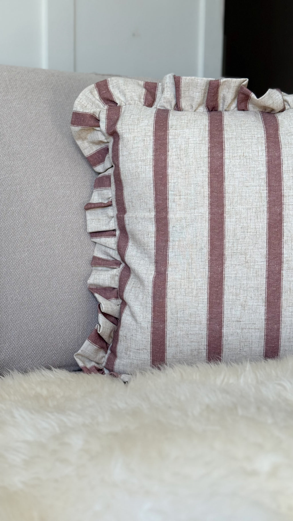 Connie square striped ruffle cushion pink