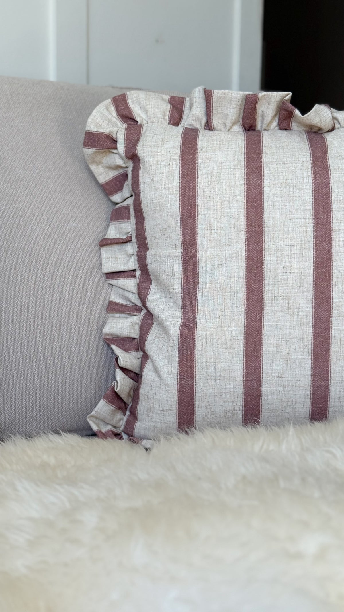 Connie square striped ruffle cushion pink
