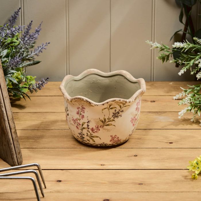 Scallop edge floral planter large