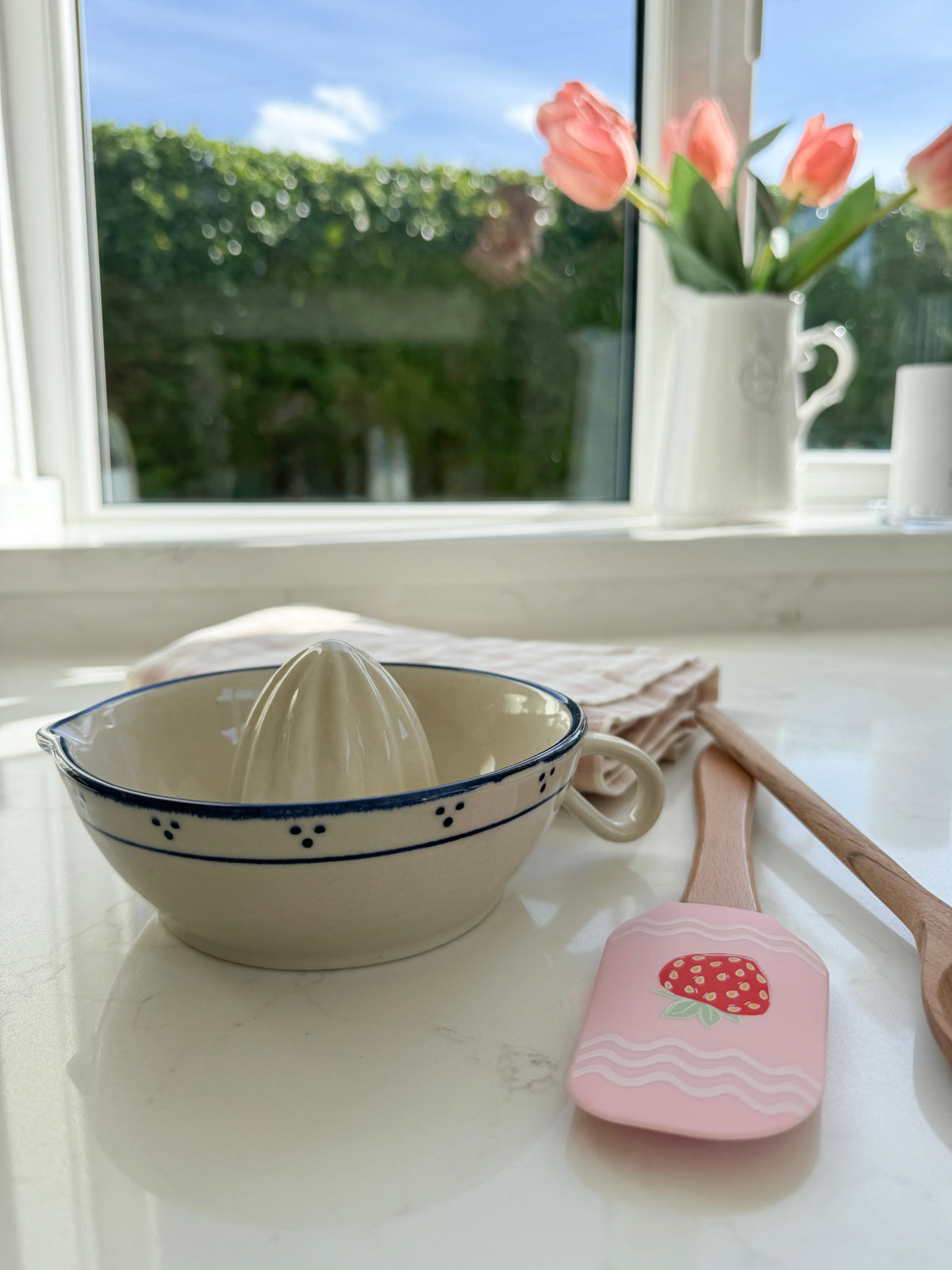 Blue vintage lemon juicer