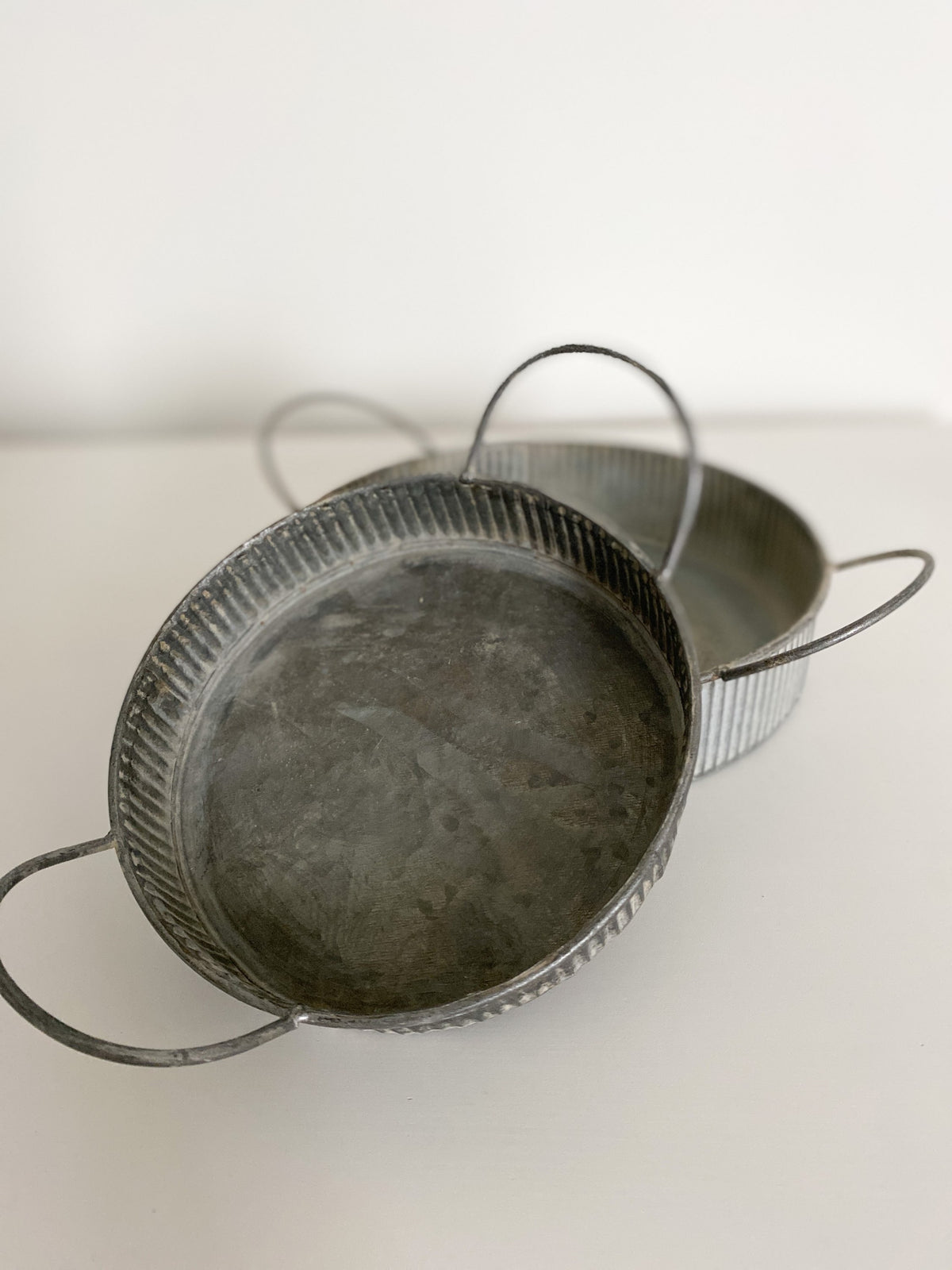 Set of 2 rustic zinc trays